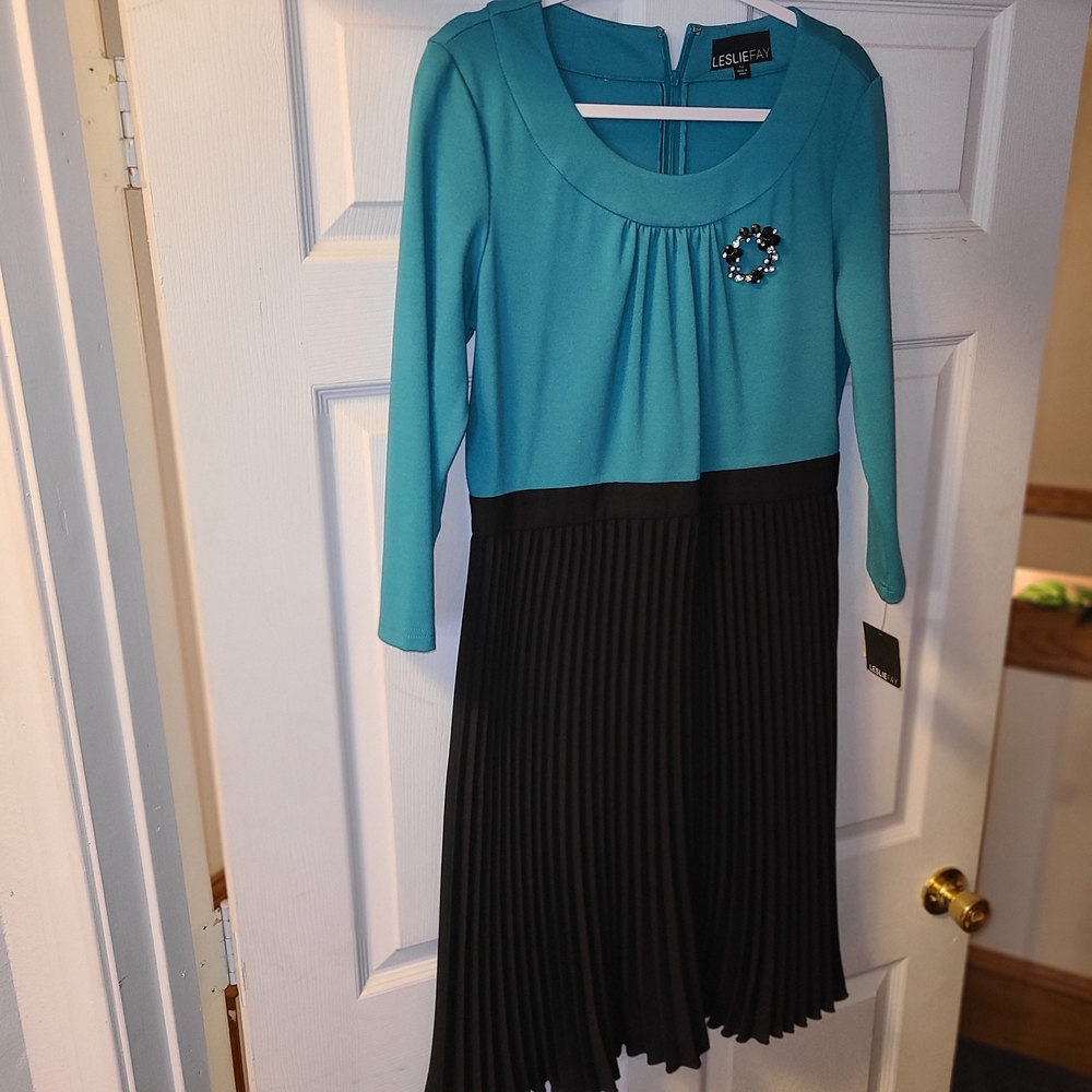 Leslie Fay Turquoise and Black Pleated Dress Size 12